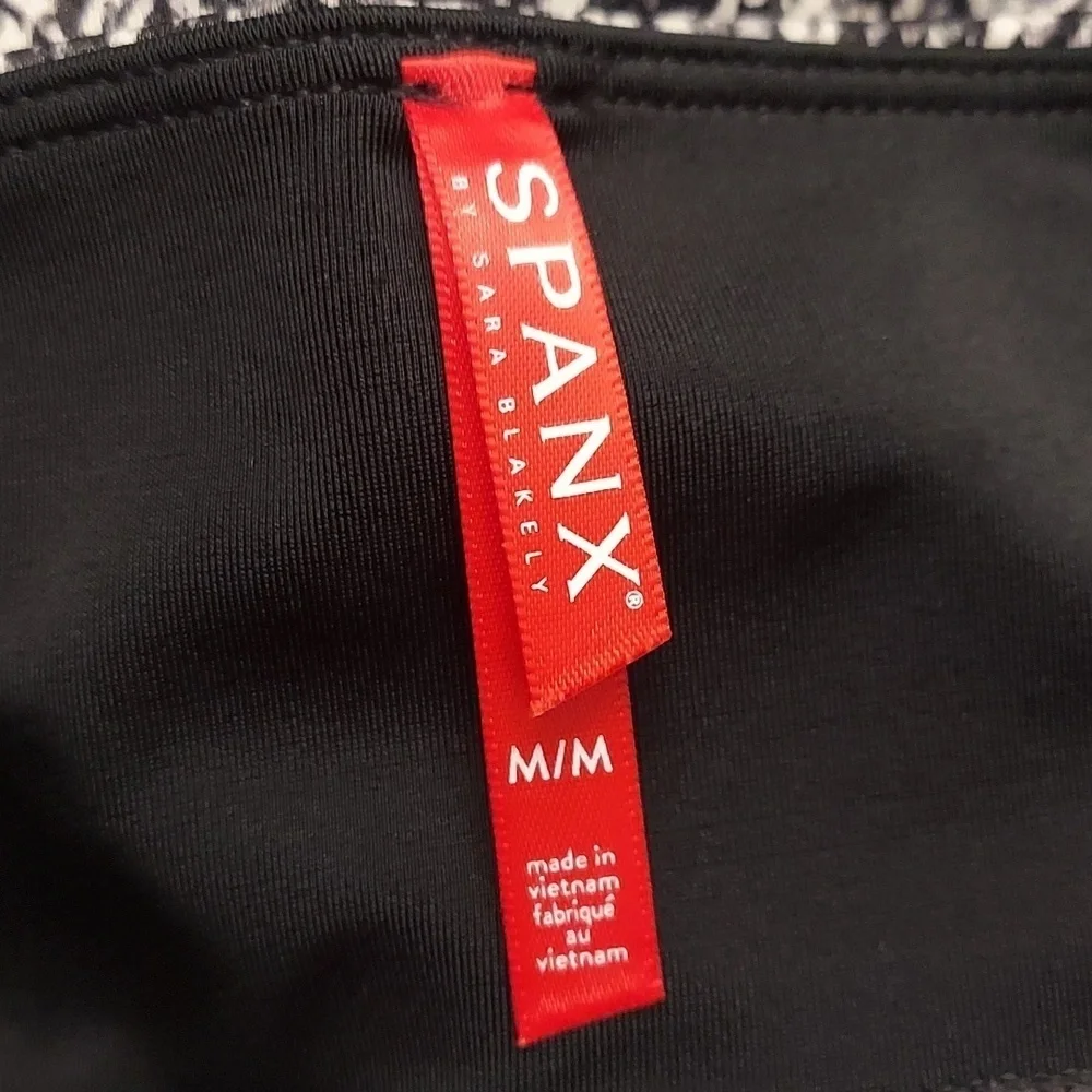 NEW SPANX Snakeskin Print Faux Leather Leggings sz M